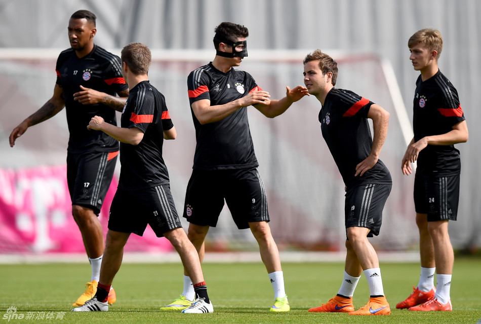 爱游戏-关于拜仁慕尼黑球员投入训练赛，备战紧张的信息