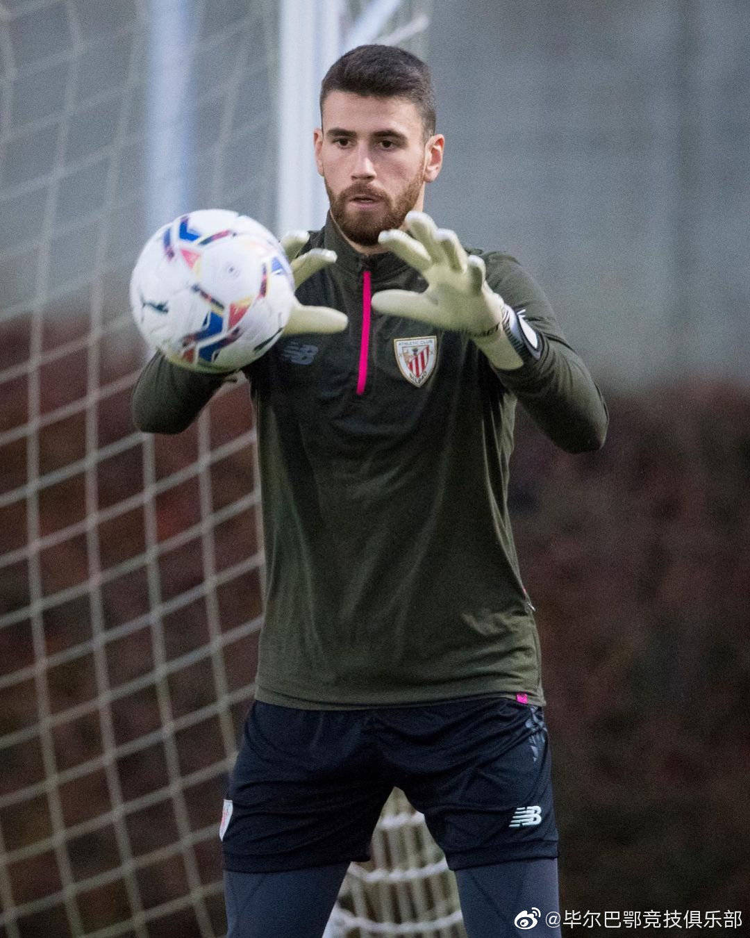 包含赫塔菲神勇摘取三分,迎来胜利的词条 包含赫塔菲神勇摘取三分,迎来胜利的词条