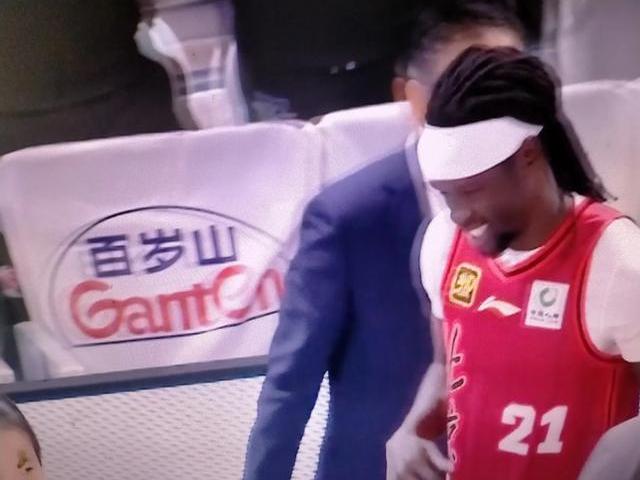 爱游戏中国官网-新疆队在热闹的比赛中打败了强敌(新疆队在热闹的比赛中打败了强敌队)