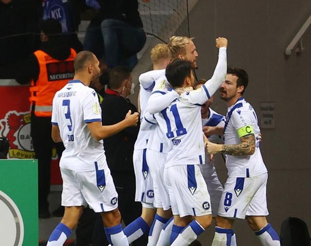 汉堡主场力克卡尔斯鲁厄,力争保级之路的简单介绍 汉堡主场力克卡尔斯鲁厄,力争保级之路的简单介绍