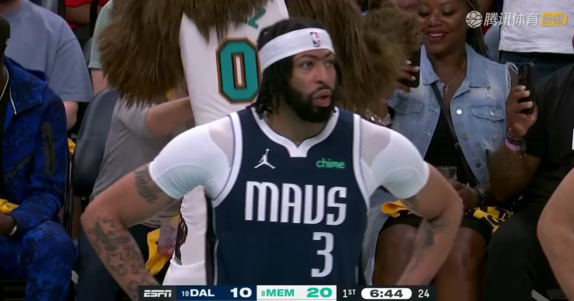 霍乐迪砍下三双，雷霆客场胜出