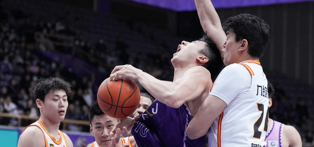 内蒙古男篮奋力拼抢,力争晋级下一轮的简单介绍 内蒙古男篮奋力拼抢,力争晋级下一轮的简单介绍