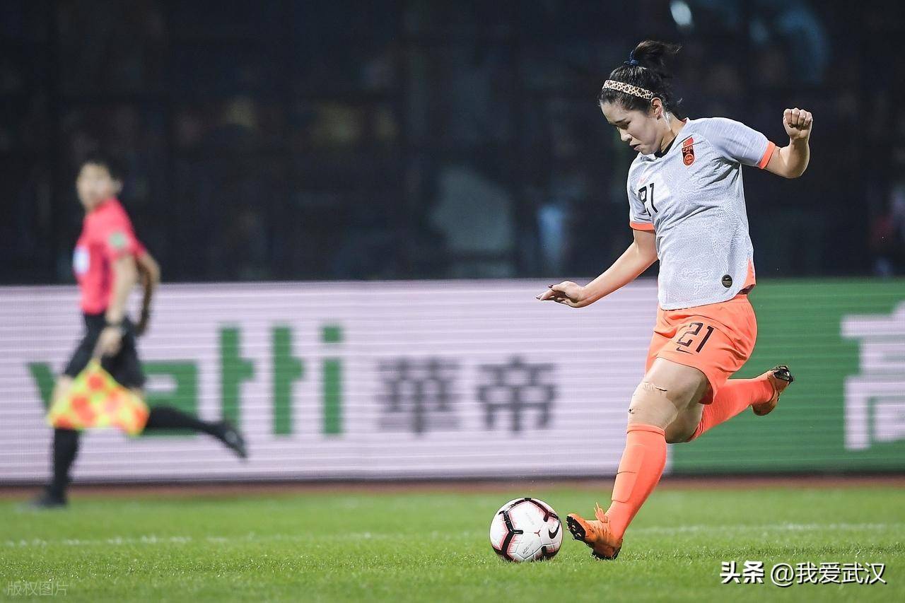 爱游戏亚洲官网-国际赛场上女足球员火星般闪耀