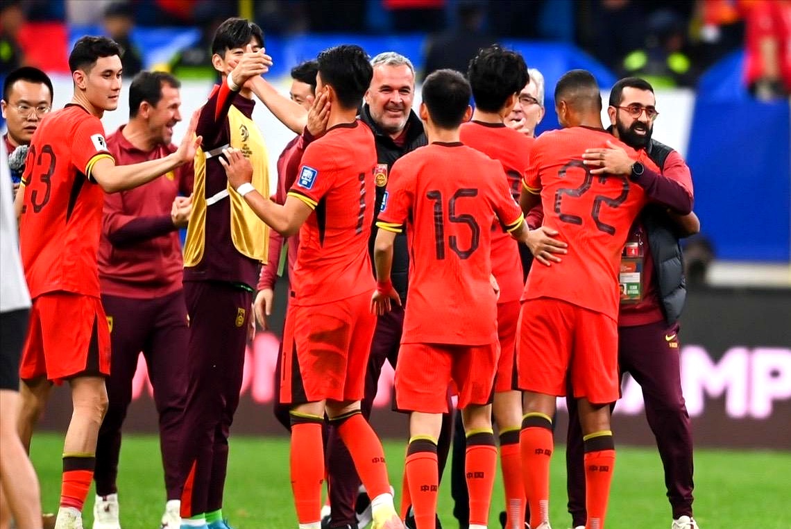 豪门对抗，胜负难分，球迷热血沸腾