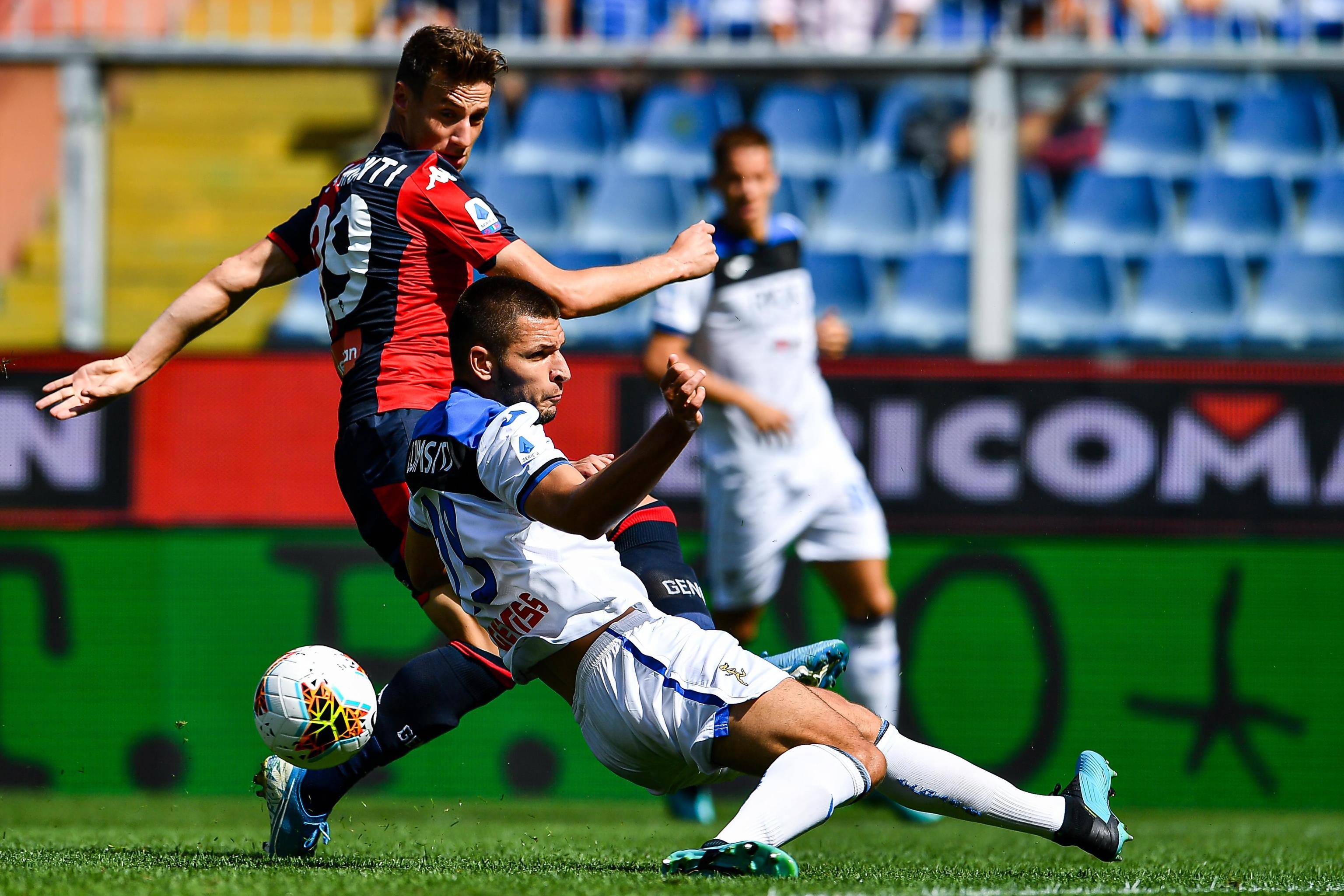 关于激烈比拼!足球赛事掀起全场热潮的信息 关于激烈比拼!足球赛事掀起全场热潮的信息