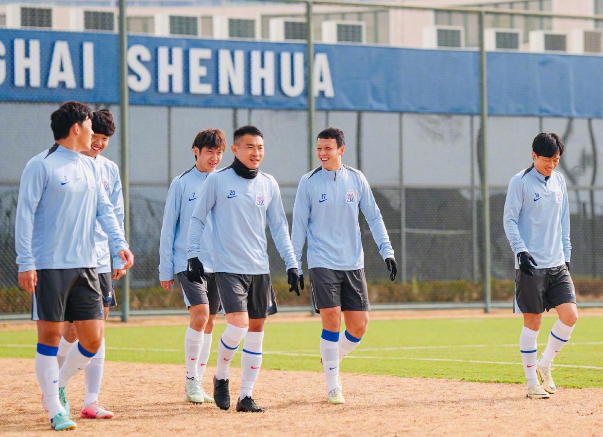 爱游戏入口-横滨FC与上海申花对决，实力碰撞的简单介绍