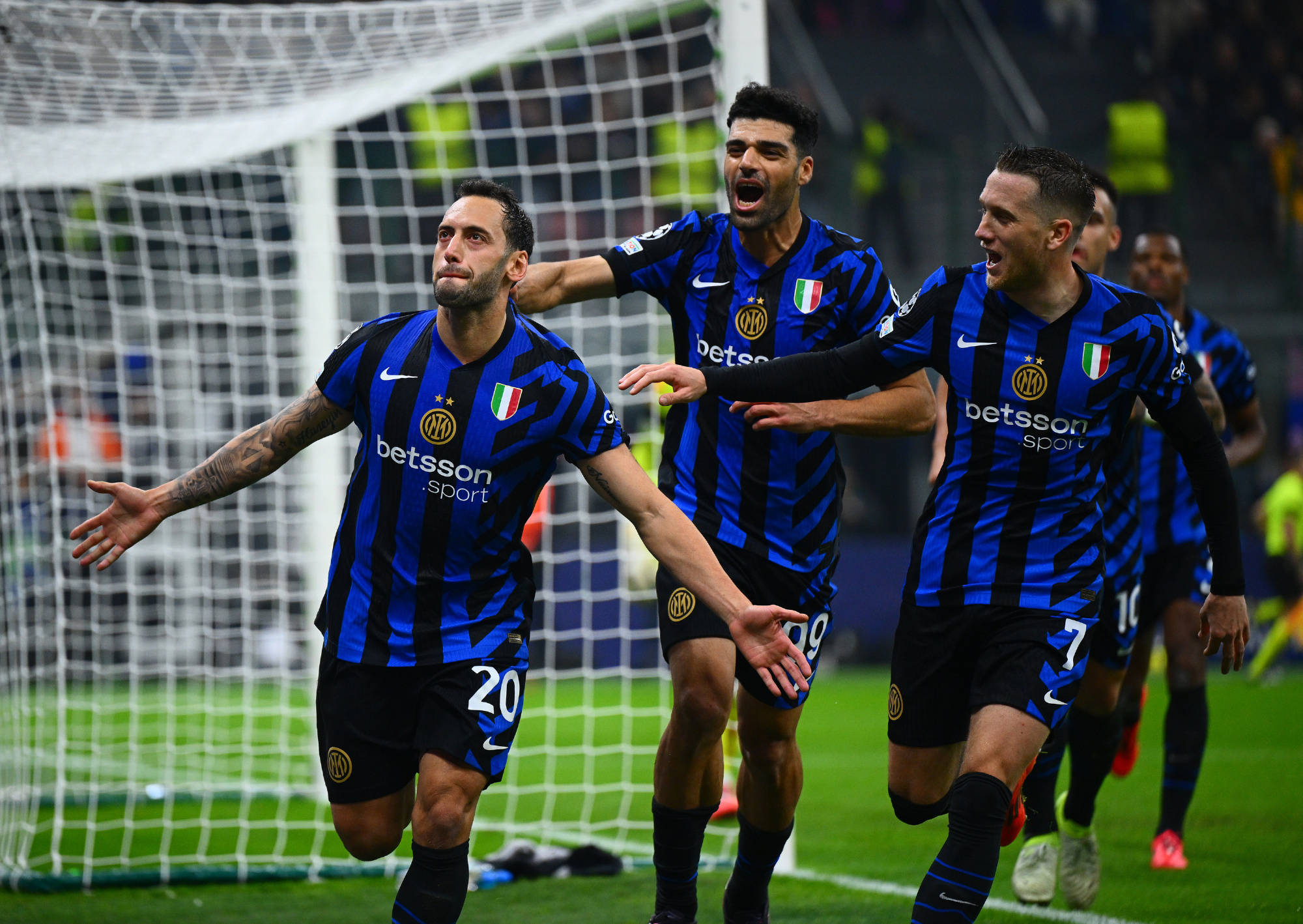 足球联赛中的焦点对决即将上演