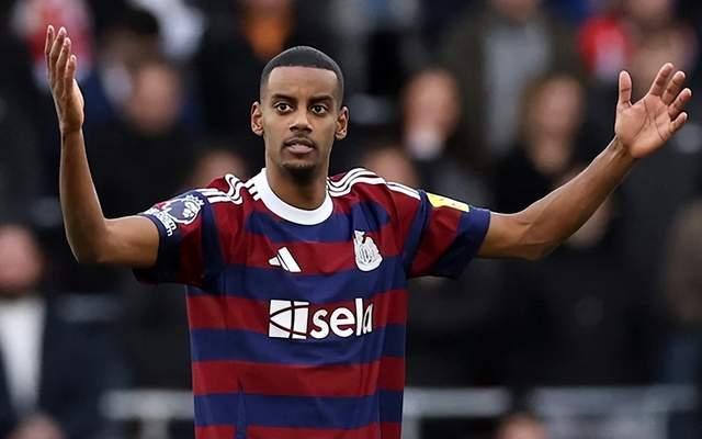 纽卡斯尔主帅发挥战术妙招，赢得全场掌声的简单介绍