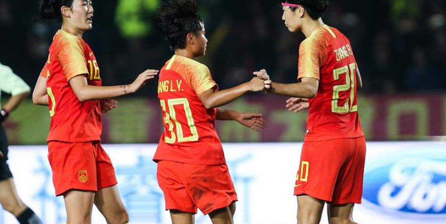 东亚杯足球赛大胜收官,中国女足高兴夺冠 东亚杯足球赛大胜收官,中国女足高兴夺冠