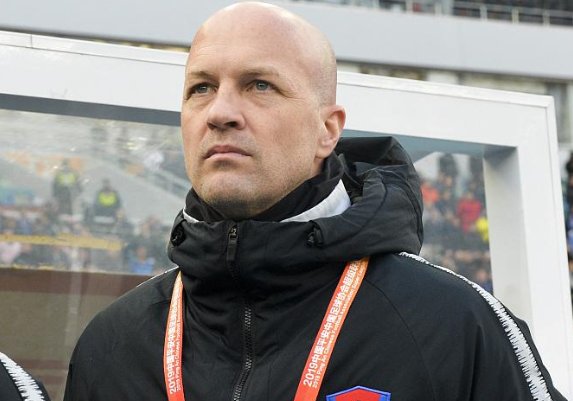 爱游戏官网入口-包含山西佳兆业主帅宣布战术调整，球队或迎来转机的词条