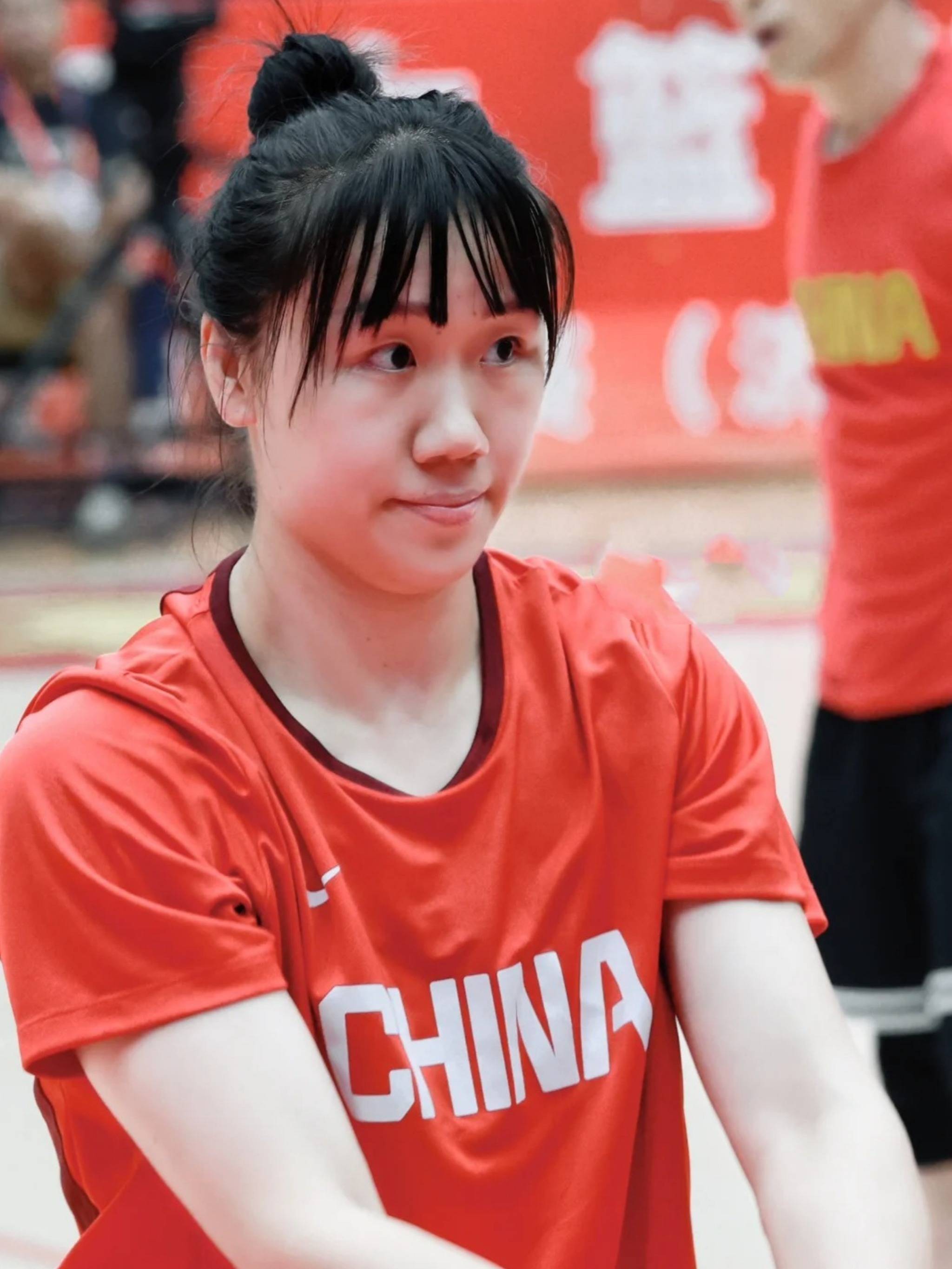 爱游戏在线登录-本土球员亮眼！表现稳定，成为球队的大腿的简单介绍