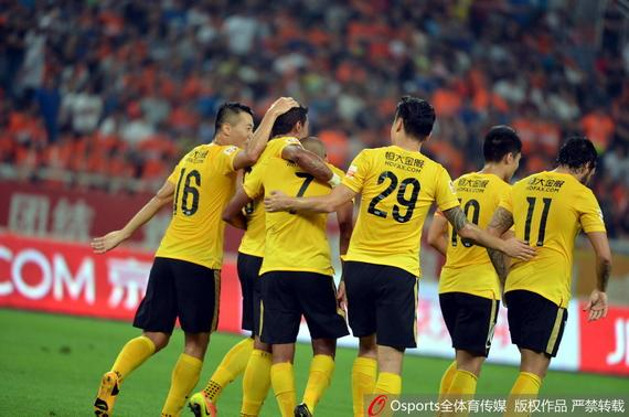 恒大战绩稳定，客场逆转深圳队继续保持不败的简单介绍