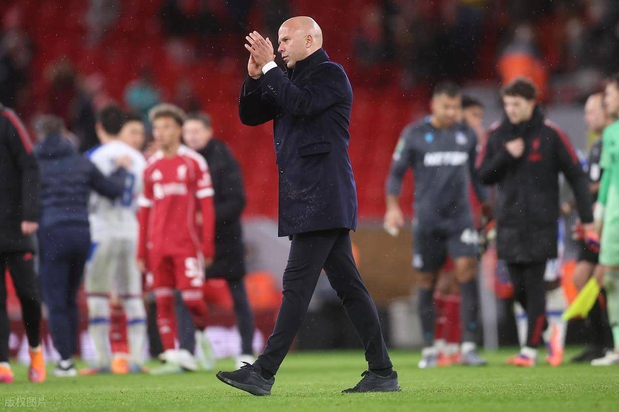 爱游戏-利物浦球员士气低迷，备战备受打击的简单介绍