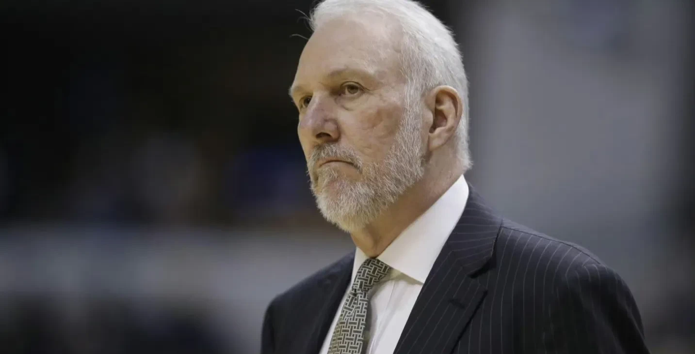 包含马刺主帅波波维奇赞肯巴沃克：他是个出色的球员的词条