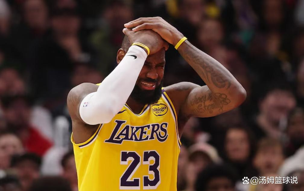 湖人惨败遭逆转,赛后球员情绪低落 湖人惨败遭逆转,赛后球员情绪低落