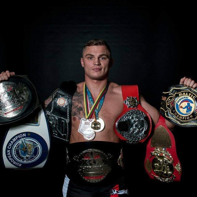 关于疯狂进攻让球队不败金身再现的信息 关于疯狂进攻让球队不败金身再现的信息