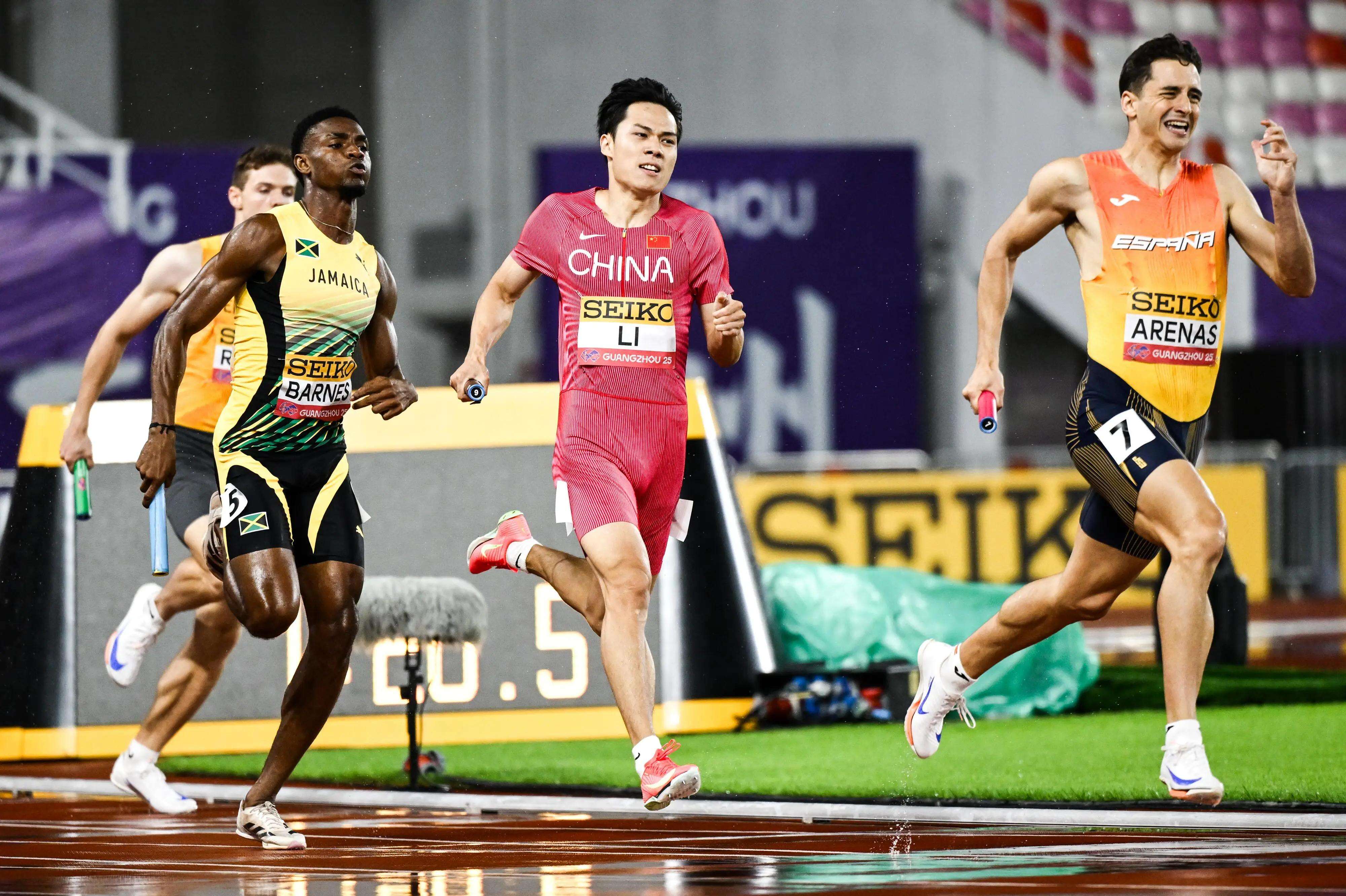 匈牙利田径选手突破极限，夺得金牌